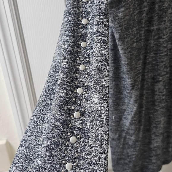 Cato Woman's L Navy Sweater W/Silver Metal Embellishments Mottled Lightweight - Picture 4 of 7